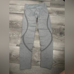 Grey butt lifting workout leggings